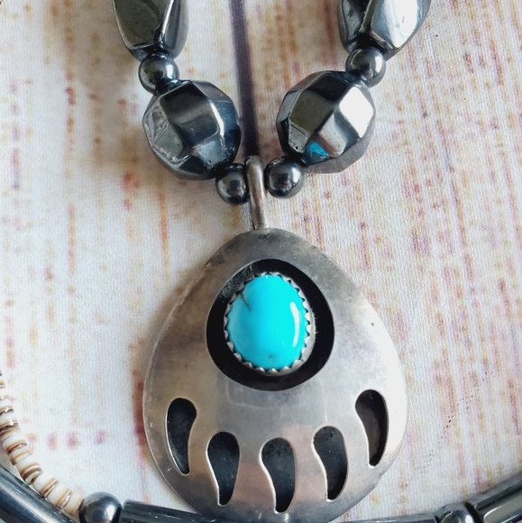 BEAR CLAW NATIVE AMERICAN TURQUOISE NECKLACE - Picture 11 of 11